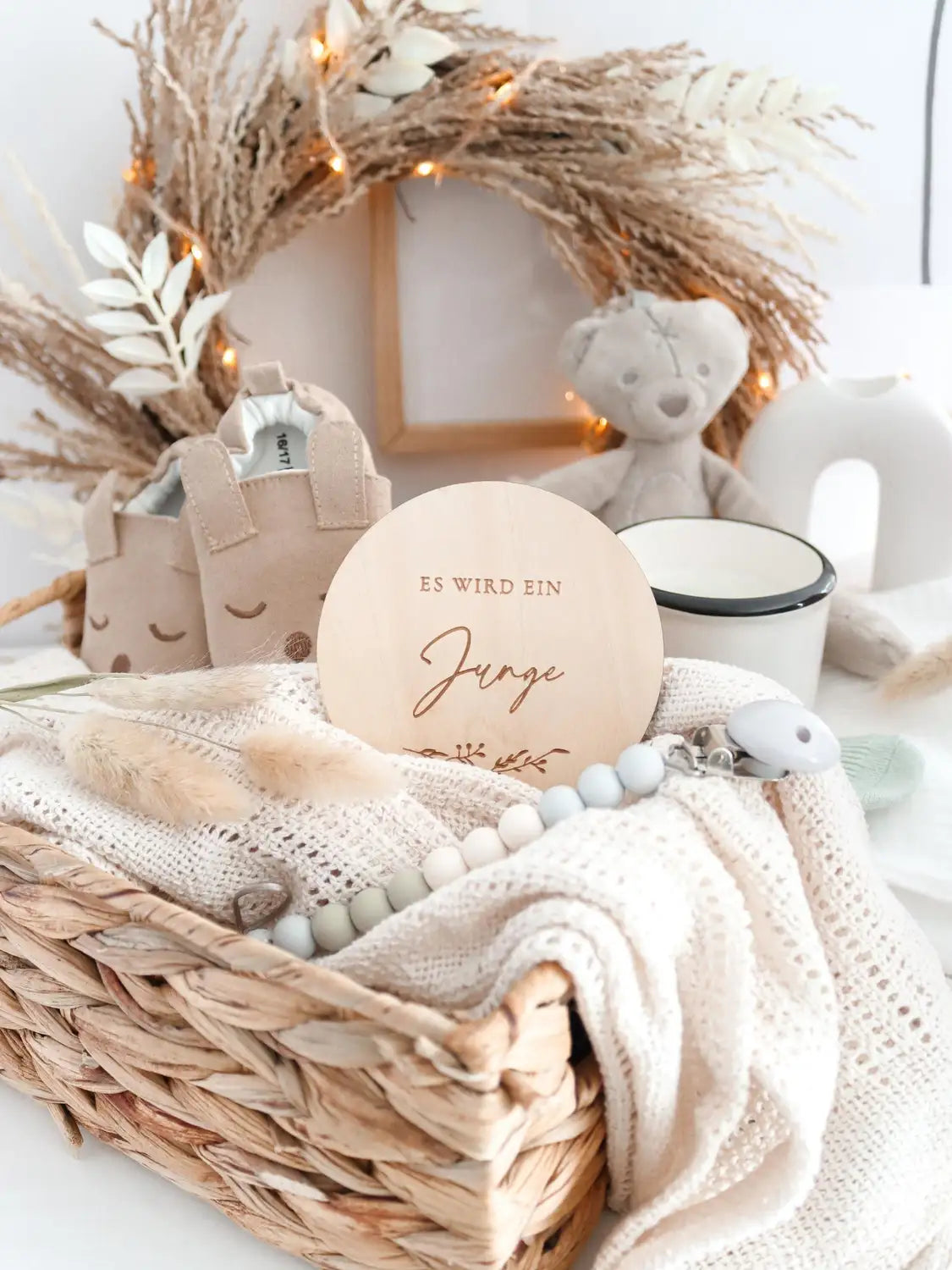 Es wird ein Junge Holzkarte