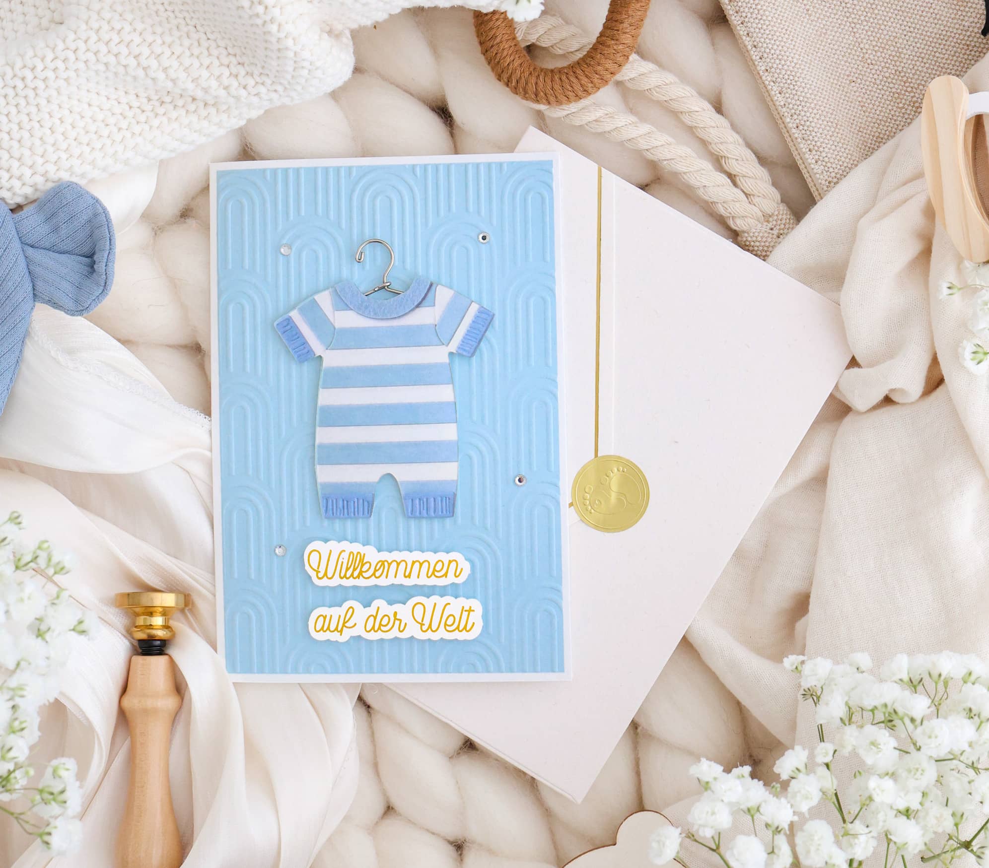 Karte zur Geburt Willkommen auf der Welt kleiner Sonnenschein mit Kuvert und Wachssiegel